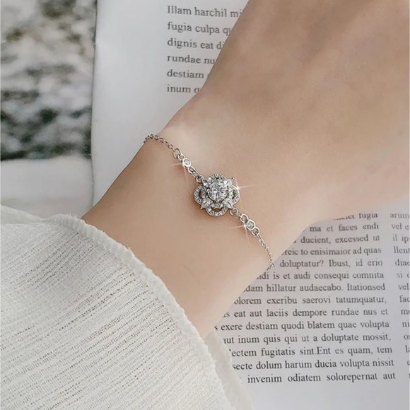 Certified 0.5ct Moissanite Diamond Four Leaf Clover Bracelet - Picture 3 of 5